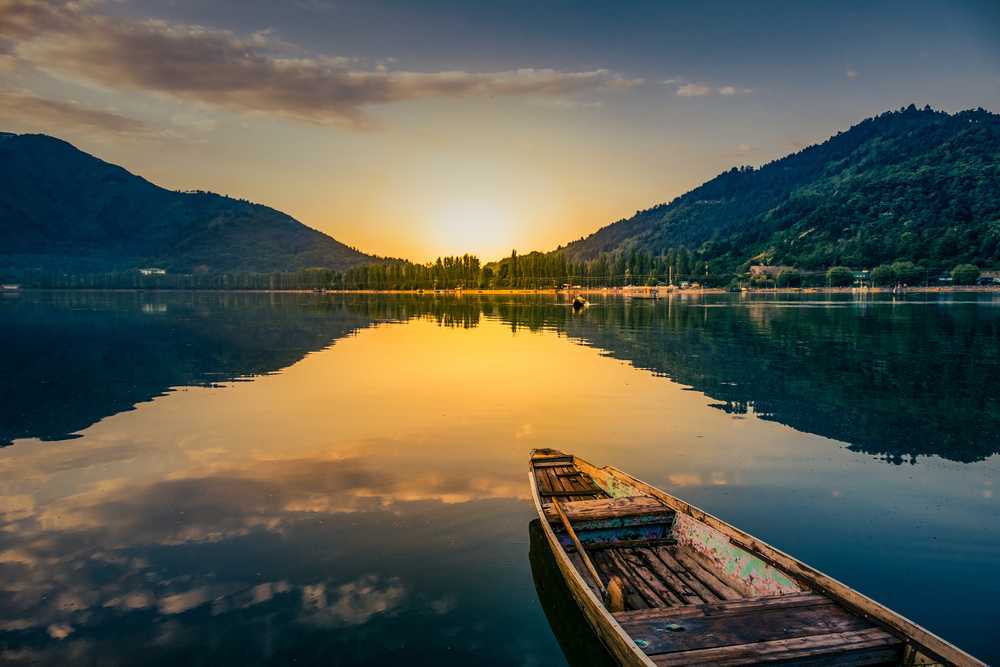 Srinagar lake